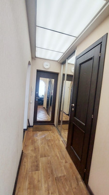 Продам двухкомнатную (2-комн.) квартиру, Татарстан ул, 64, Казань г