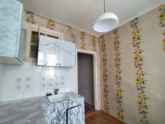 Продам двухкомнатную (2-комн.) квартиру, Коминтерна ул, 68, Нижний Тагил г