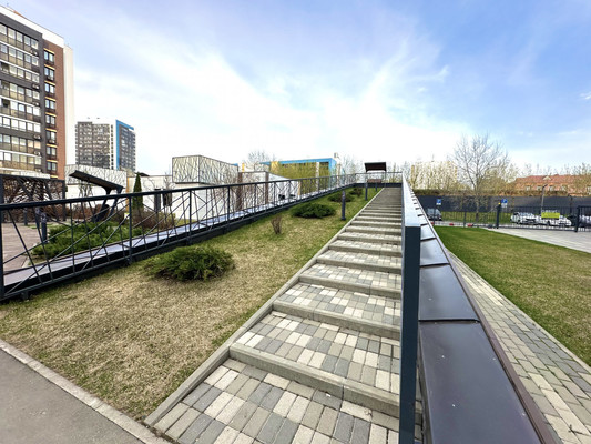 Продам двухкомнатную (2-комн.) квартиру, Разведчика Ахмерова ул, 7, Казань г