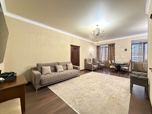 Продам двухкомнатную (2-комн.) квартиру, Оранжерейная ул, 7а, Нальчик г