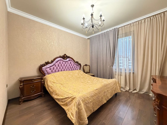 Продам двухкомнатную (2-комн.) квартиру, Оранжерейная ул, 7а, Нальчик г