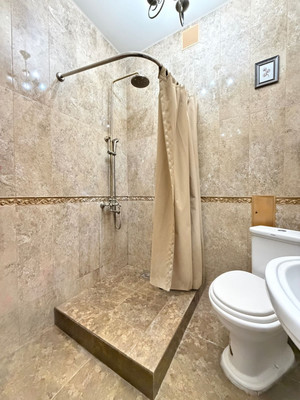 Продам двухкомнатную (2-комн.) квартиру, Оранжерейная ул, 7а, Нальчик г