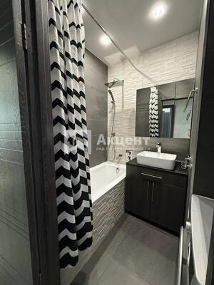 Продам трехкомнатную (3-комн.) квартиру, Кузнецова ул, 67Бк1, Иваново г