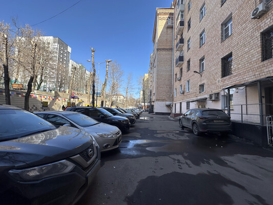 Продам трехкомнатную (3-комн.) квартиру, Трофимова ул, 31, Москва г