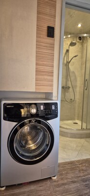 Продам двухкомнатную (2-комн.) квартиру, Приорова ул, 2А, Москва г