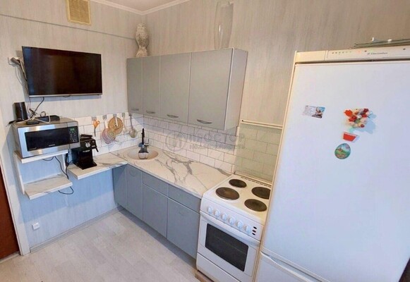 Продам двухкомнатную (2-комн.) квартиру, Дегунинская ул, 13к2, Москва г