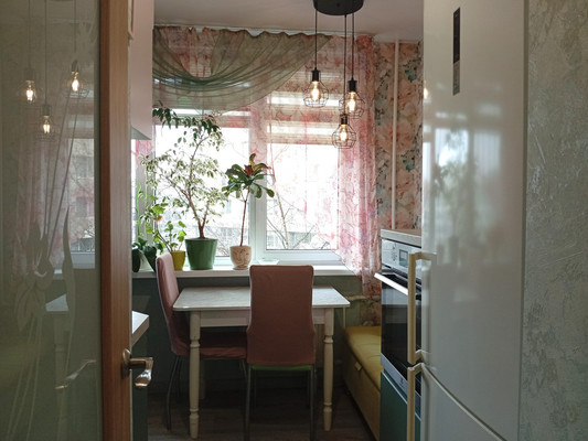 Продам двухкомнатную (2-комн.) квартиру, Большевиков пр-кт, 9Щк1, Санкт-Петербург г