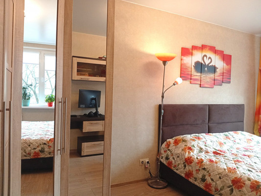 Продам двухкомнатную (2-комн.) квартиру, Большевиков пр-кт, 9Щк1, Санкт-Петербург г