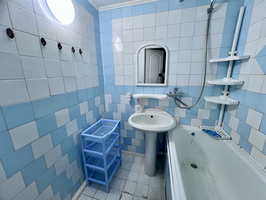 Продам двухкомнатную (2-комн.) квартиру, Космонавтов пр-кт, 36/3, Ростов-на-Дону г