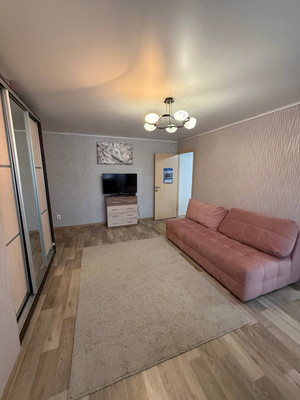 Продам двухкомнатную (2-комн.) квартиру, Гвардейская ул, 38, Казань г