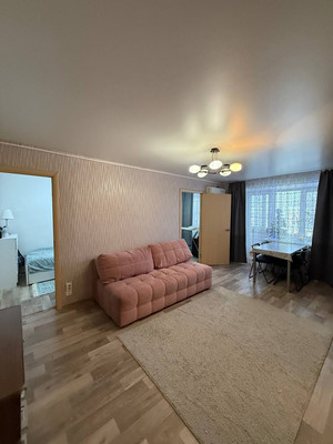 Продам двухкомнатную (2-комн.) квартиру, Гвардейская ул, 38, Казань г