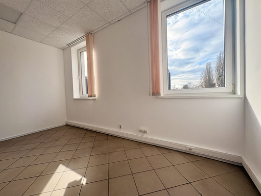 Сдам коммерческое помещение 192 м2, Аллея смелых ул, 72, Калининград г