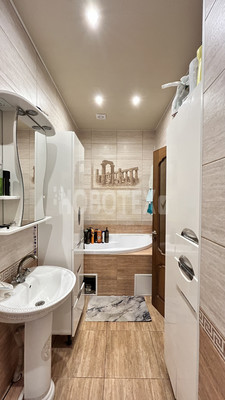 Продам двухкомнатную (2-комн.) квартиру, Вокзальная пл, 1, Горячий Ключ г