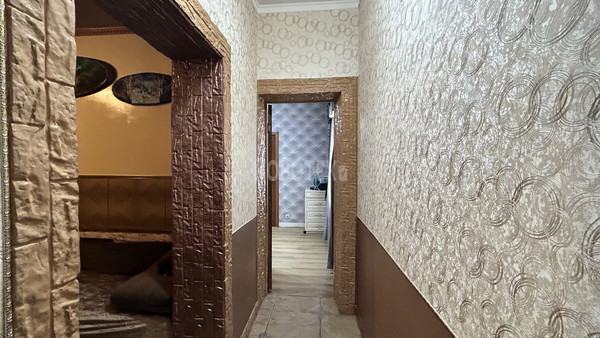 Продам двухкомнатную (2-комн.) квартиру, Вокзальная пл, 1, Горячий Ключ г