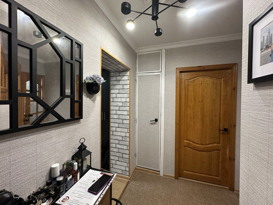 Продам двухкомнатную (2-комн.) квартиру, Розы Люксембург ул, 99, Армавир г