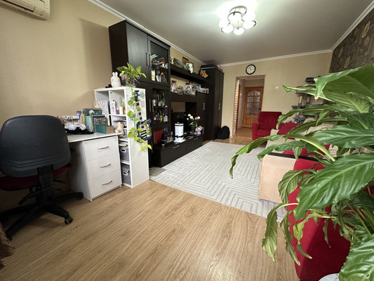 Продам двухкомнатную (2-комн.) квартиру, Розы Люксембург ул, 99, Армавир г