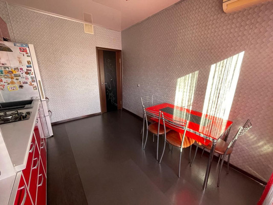 Продам двухкомнатную (2-комн.) квартиру, Южная ул, 7, Новороссийск г