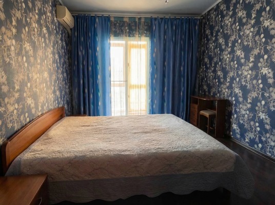 Продам двухкомнатную (2-комн.) квартиру, Южная ул, 7, Новороссийск г