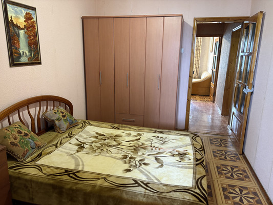 Продам трехкомнатную (3-комн.) квартиру, Волгоградская ул, 14, Новороссийск г