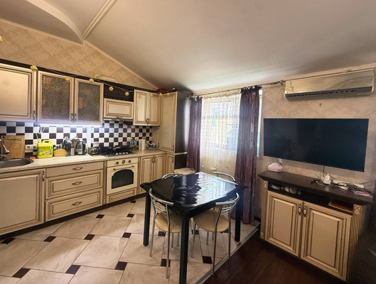 Продам двухкомнатную (2-комн.) квартиру, Камская ул, 27, Симферополь г