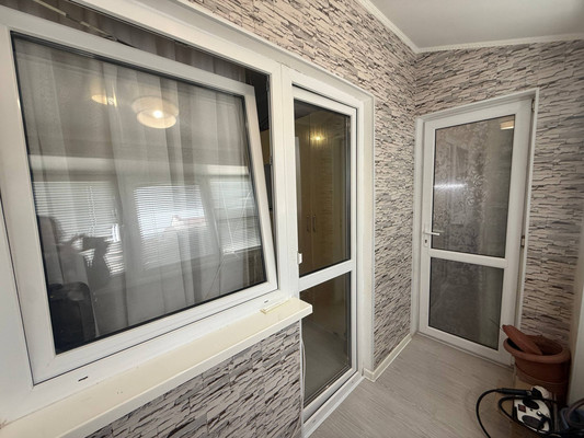 Продам двухкомнатную (2-комн.) квартиру, Камская ул, 27, Симферополь г