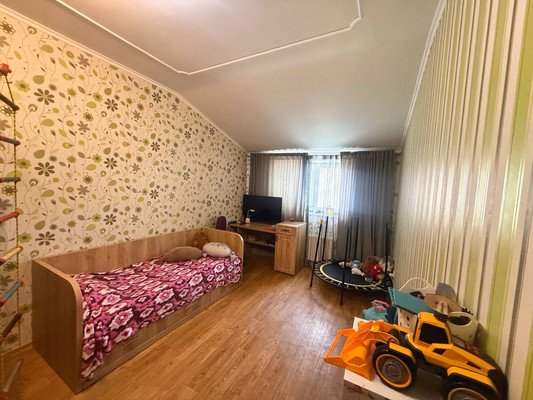 Продам двухкомнатную (2-комн.) квартиру, Камская ул, 27, Симферополь г