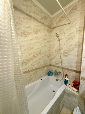 Продам двухкомнатную (2-комн.) квартиру, Камская ул, 27, Симферополь г