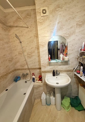 Продам двухкомнатную (2-комн.) квартиру, Камская ул, 27, Симферополь г