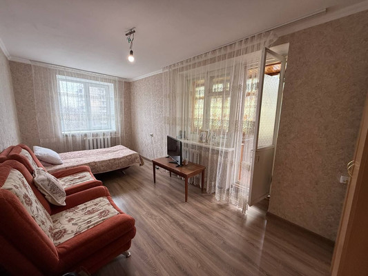 Продам двухкомнатную (2-комн.) квартиру, им. Матэ Залки ул, 3, Симферополь г