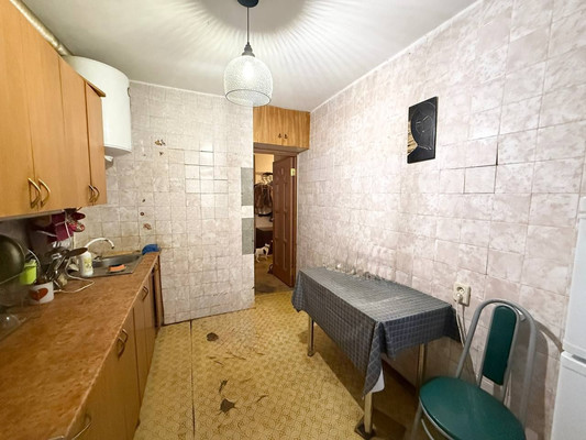 Продам двухкомнатную (2-комн.) квартиру, Киевская ул, 83, Симферополь г