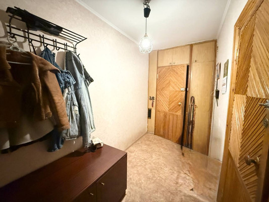 Продам двухкомнатную (2-комн.) квартиру, Киевская ул, 83, Симферополь г