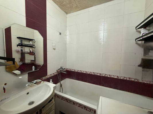 Продам двухкомнатную (2-комн.) квартиру, Киевская ул, 83, Симферополь г