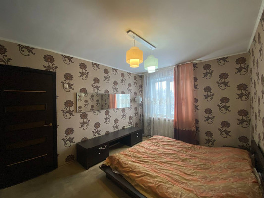 Продам трехкомнатную (3-комн.) квартиру, Ляпидевского ул, 66а, Тихорецк г