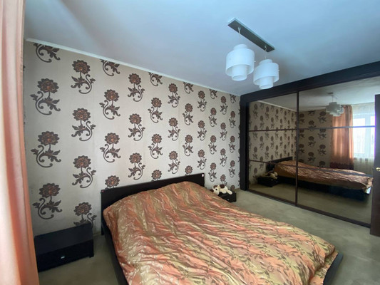 Продам трехкомнатную (3-комн.) квартиру, Ляпидевского ул, 66а, Тихорецк г