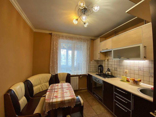 Продам трехкомнатную (3-комн.) квартиру, Ляпидевского ул, 66а, Тихорецк г