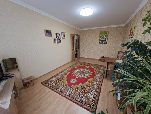 Продам трехкомнатную (3-комн.) квартиру, Дзержинского ул, 61, Тихорецк г