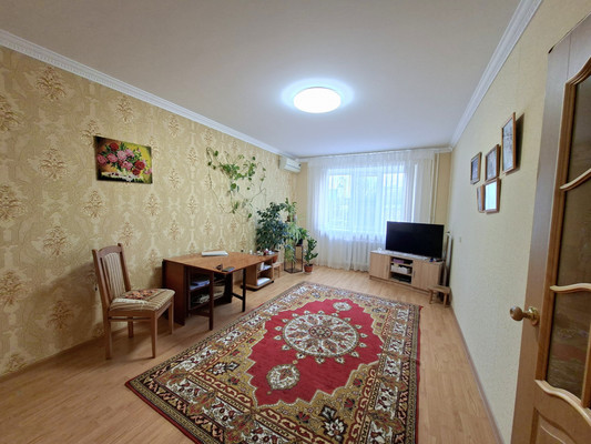 Продам трехкомнатную (3-комн.) квартиру, Дзержинского ул, 61, Тихорецк г