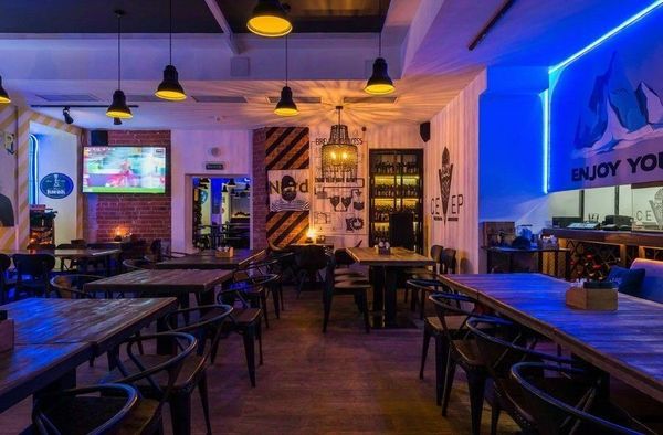 Продам коммерческое помещение 212 м2, Страстной б-р, 4 3, Москва г