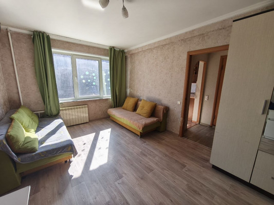 Продам двухкомнатную (2-комн.) квартиру, Парашютная ул, 74а, Красноярск г