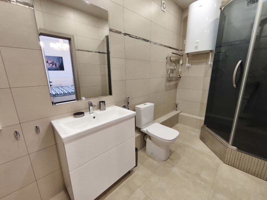 Продам двухкомнатную (2-комн.) квартиру, Авиаторов ул, 4г, Красноярск г