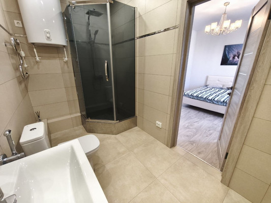 Продам двухкомнатную (2-комн.) квартиру, Авиаторов ул, 4г, Красноярск г