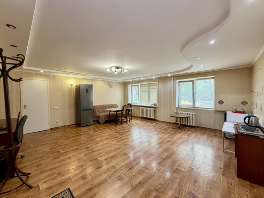 Продам двухкомнатную (2-комн.) квартиру, Беспалова ул, 31а, Симферополь г