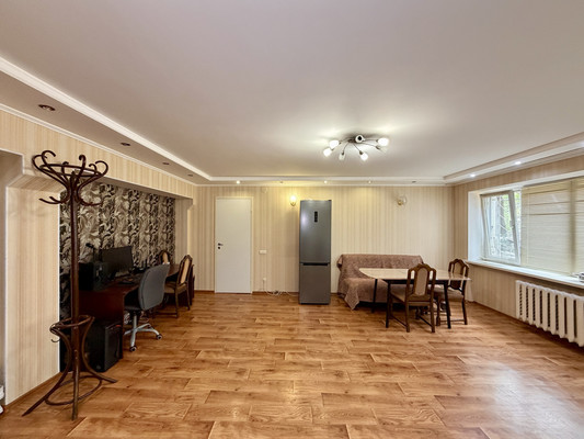 Продам двухкомнатную (2-комн.) квартиру, Беспалова ул, 31а, Симферополь г