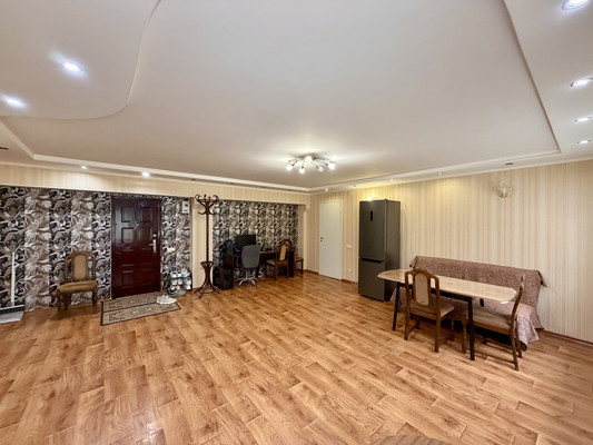 Продам двухкомнатную (2-комн.) квартиру, Беспалова ул, 31а, Симферополь г