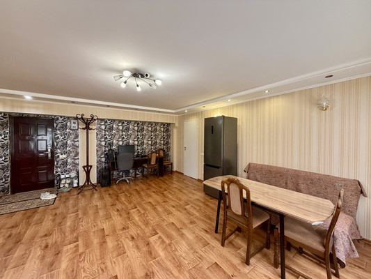 Продам двухкомнатную (2-комн.) квартиру, Беспалова ул, 31а, Симферополь г