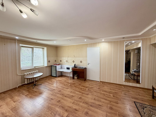 Продам двухкомнатную (2-комн.) квартиру, Беспалова ул, 31а, Симферополь г