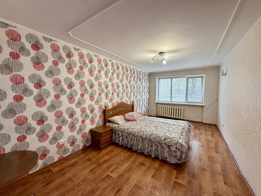 Продам двухкомнатную (2-комн.) квартиру, Беспалова ул, 31а, Симферополь г