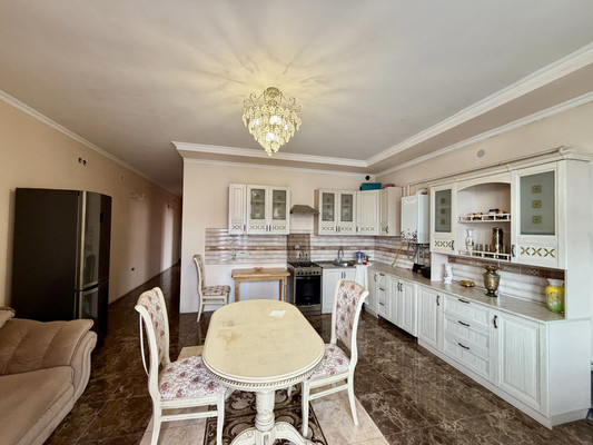 Продам двухкомнатную (2-комн.) квартиру, Поповкина ул, 8а, Симферополь г