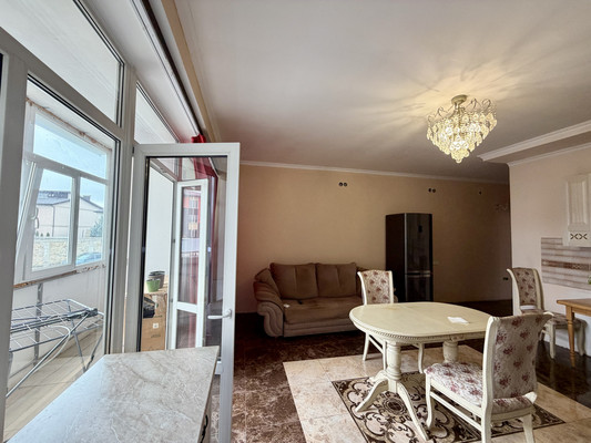 Продам двухкомнатную (2-комн.) квартиру, Поповкина ул, 8а, Симферополь г