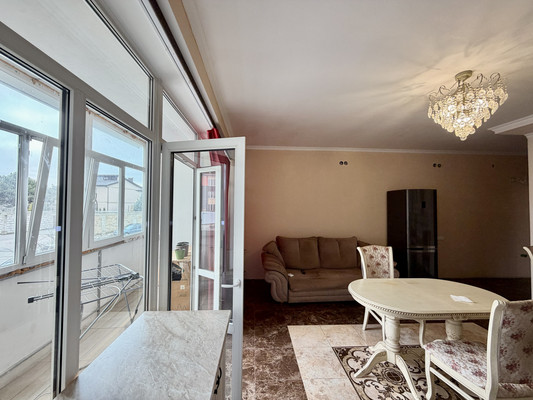 Продам двухкомнатную (2-комн.) квартиру, Поповкина ул, 8а, Симферополь г
